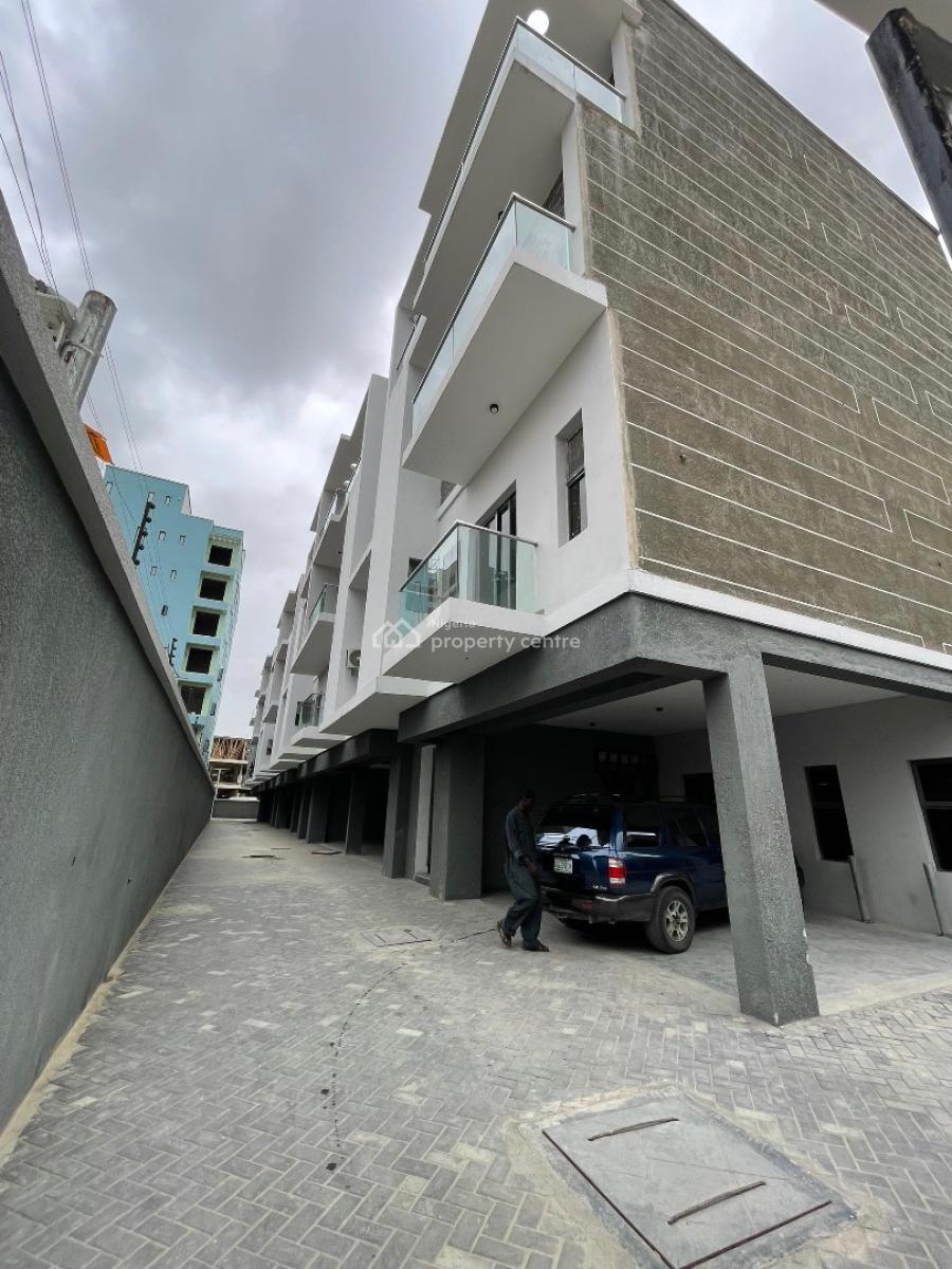 Exquisite 2 Bedroom Penthouse with Pool and Gym in a Serene Location, Lekki Phase 1,lekki Lagos, Lekki Phase 1, Lekki, Lagos, Block of Flats for Sale