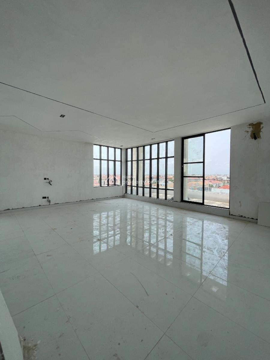 Amazing Well Finished 4 Bedroom Penthouse with City View, Spar Road, Lekki, Lagos, Block of Flats for Sale