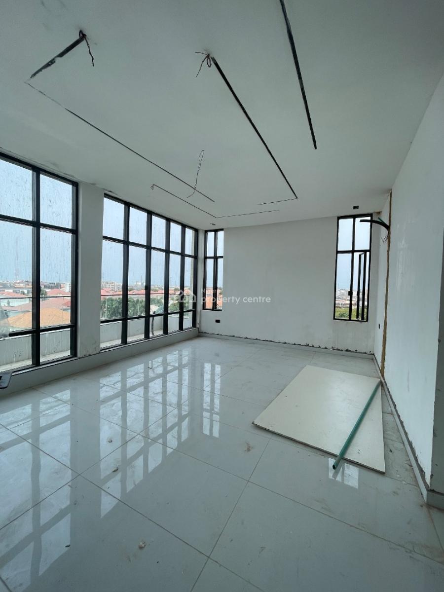Amazing Well Finished 4 Bedroom Penthouse with City View, Spar Road, Lekki, Lagos, Block of Flats for Sale