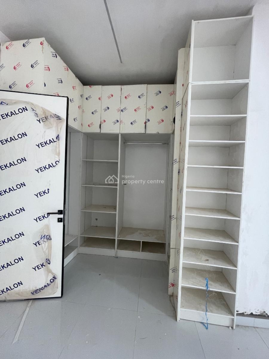 Amazing Well Finished 4 Bedroom Penthouse with City View, Spar Road, Lekki, Lagos, Block of Flats for Sale