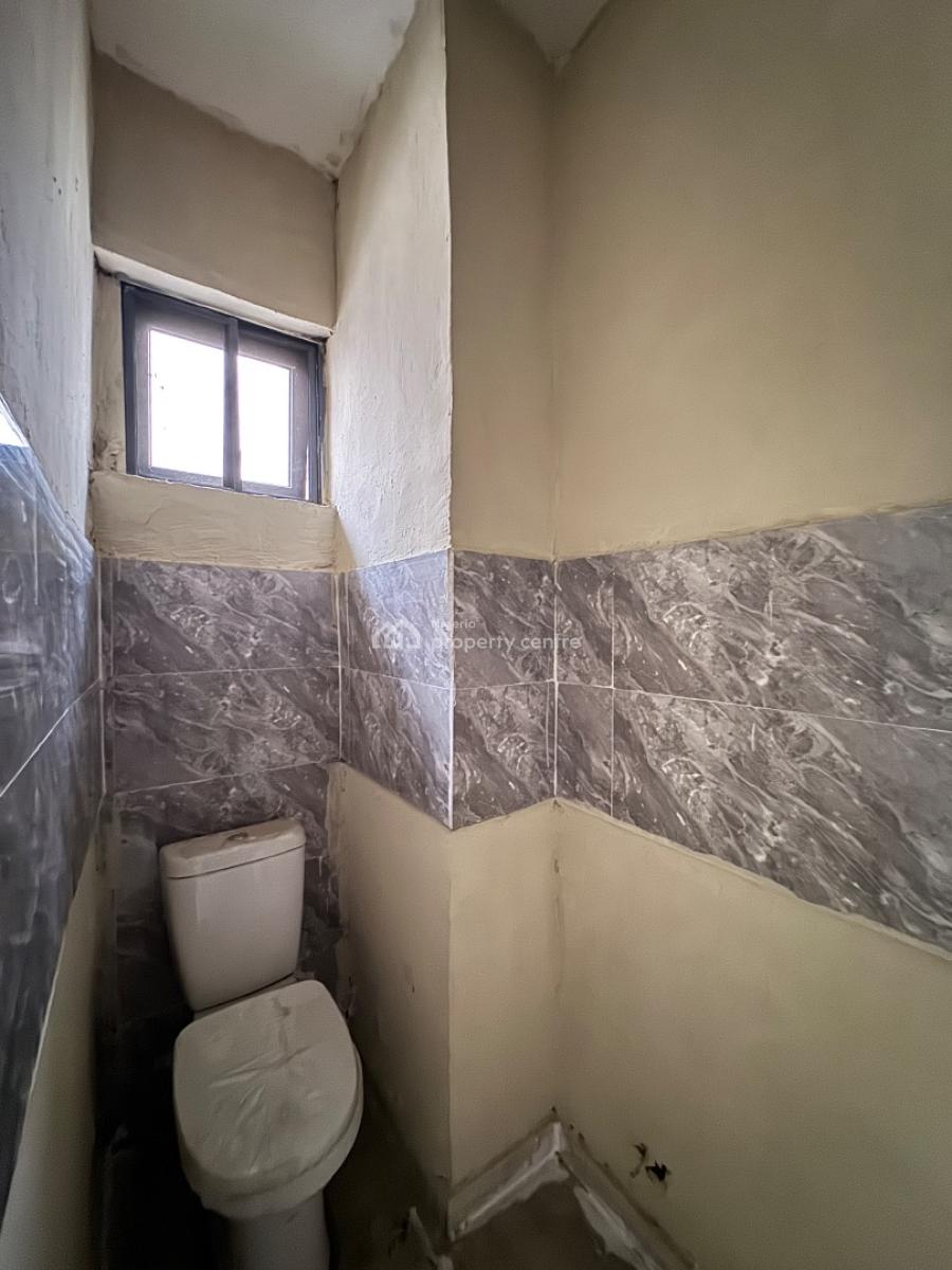 Lovely 2 Bedroom Apartment, Ogunlana, Surulere, Lagos, Flat / Apartment for Rent