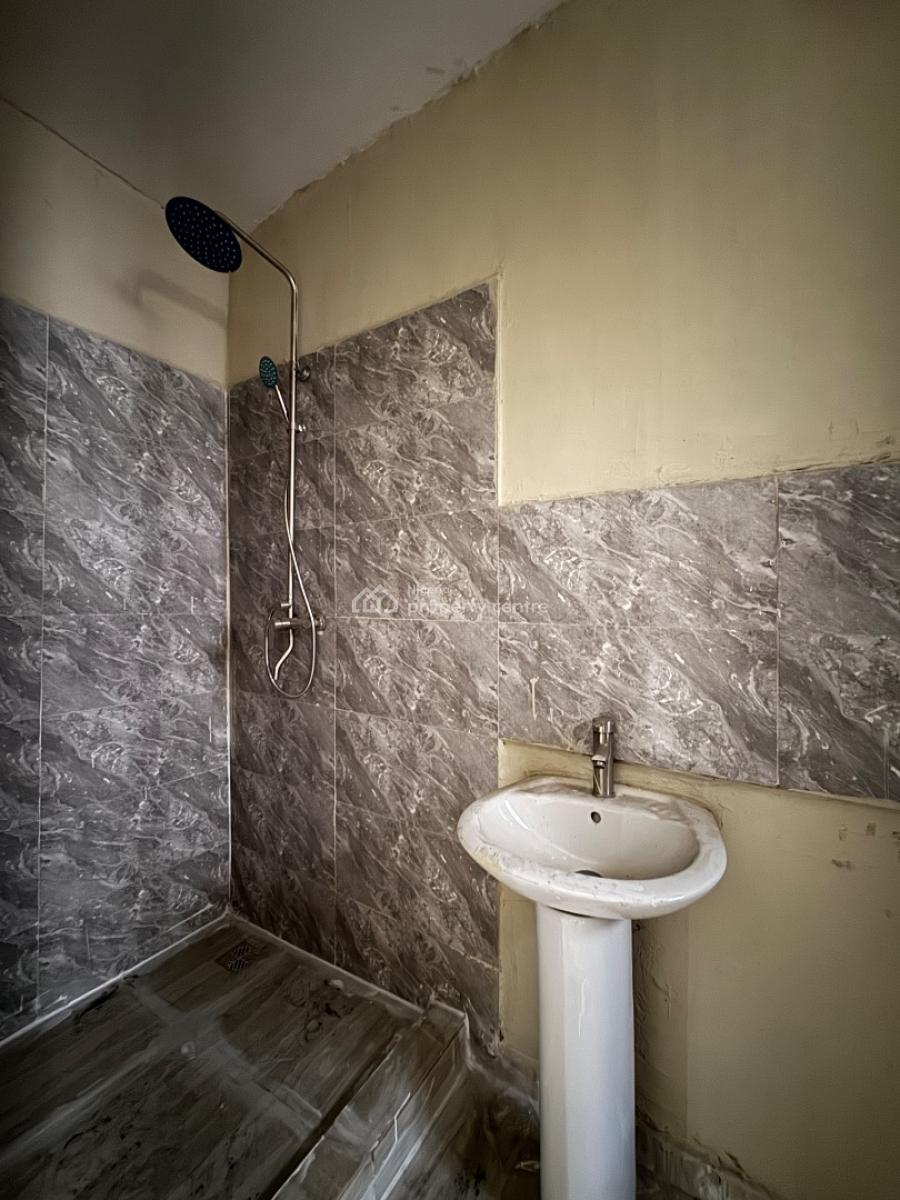 Lovely 2 Bedroom Apartment, Ogunlana, Surulere, Lagos, Flat / Apartment for Rent