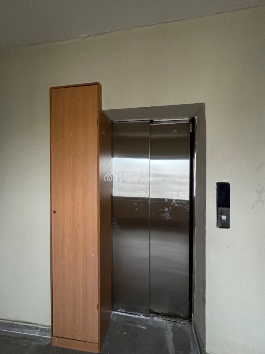 Lovely 2 Bedroom Apartment, Ogunlana, Surulere, Lagos, Flat / Apartment for Rent