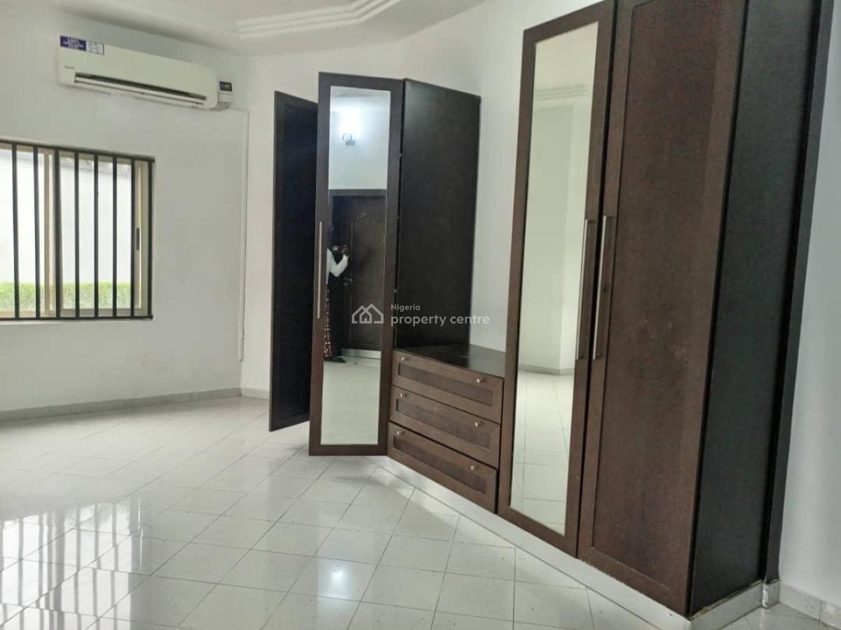 Luxury 3 Bedroom Apartment with Bq, Lekki Phase 1, Lekki, Lagos, Flat / Apartment for Rent