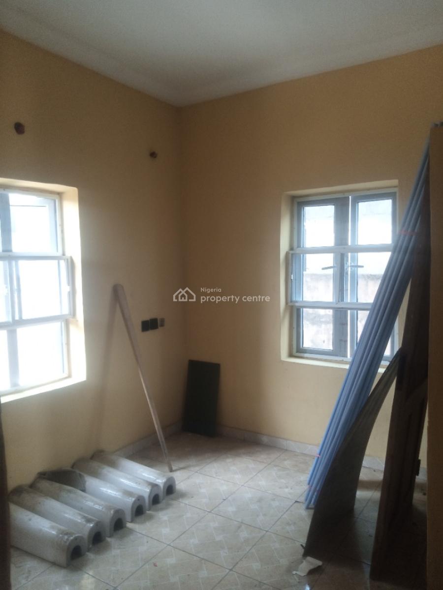 Well-maintained 2-bedroom Apartment, Emerald Estate, Simawa, Ogun, Flat / Apartment for Rent