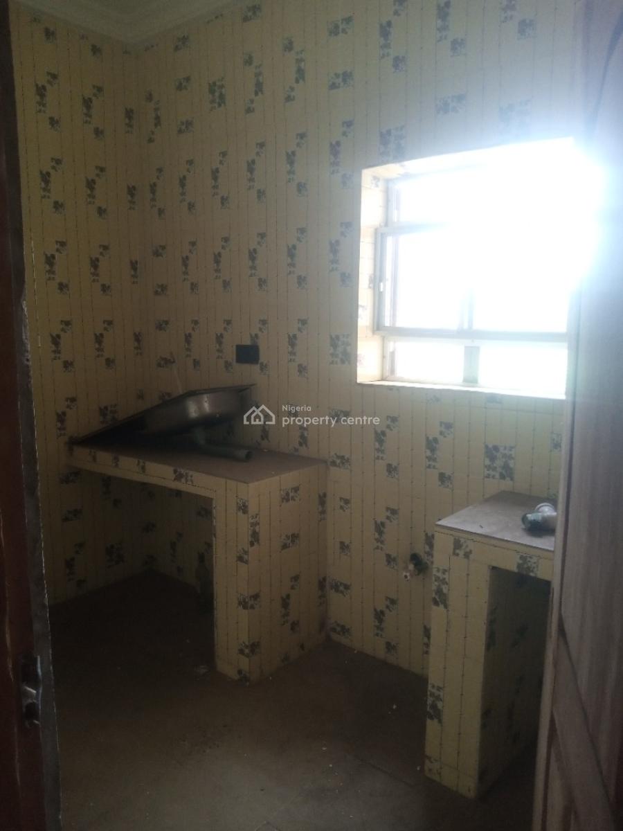 Well-maintained 2-bedroom Apartment, Emerald Estate, Simawa, Ogun, Flat / Apartment for Rent