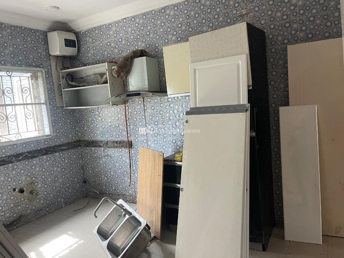 a Well Maintained Spacious and Big Serviced 3 Bedrooms Flat with a Bq, Idado, Lekki, Lagos, Flat / Apartment for Rent