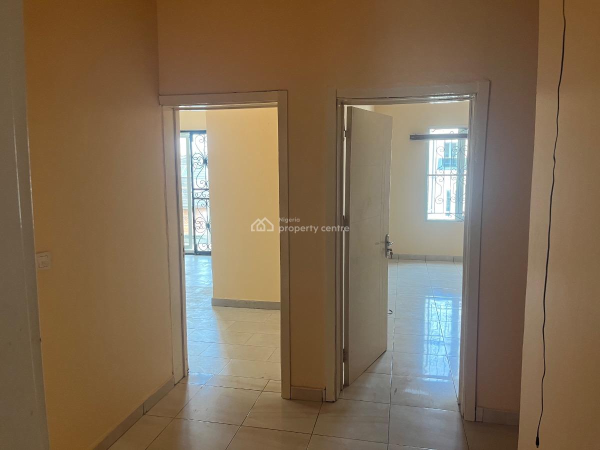 a Well Maintained Spacious and Big Serviced 3 Bedrooms Flat with a Bq, Idado, Lekki, Lagos, Flat / Apartment for Rent