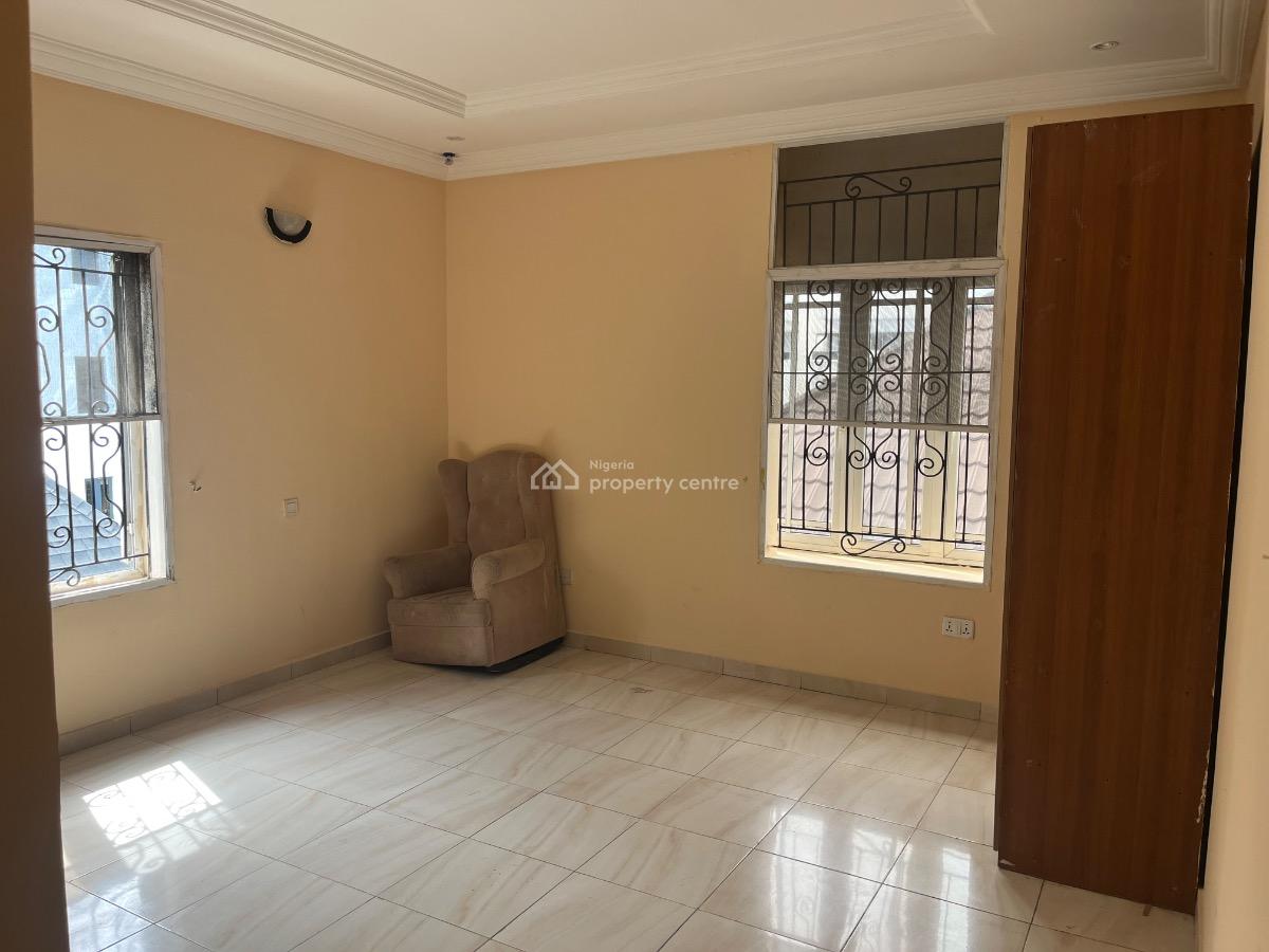 a Well Maintained Spacious and Big Serviced 3 Bedrooms Flat with a Bq, Idado, Lekki, Lagos, Flat / Apartment for Rent