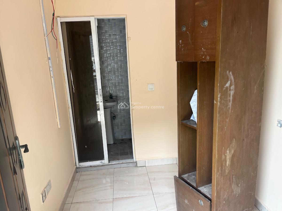 a Well Maintained Spacious and Big Serviced 3 Bedrooms Flat with a Bq, Idado, Lekki, Lagos, Flat / Apartment for Rent