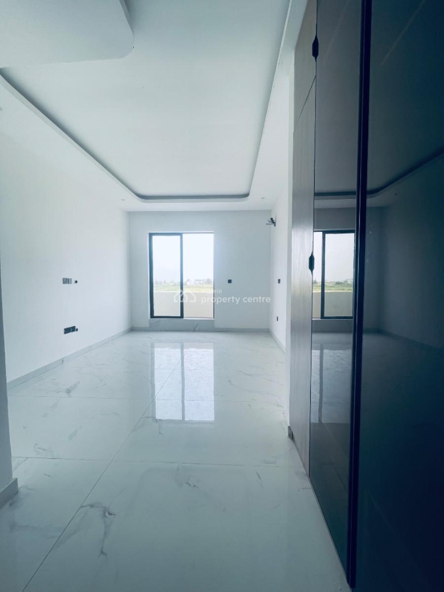 Luxurious 2 Bedroom Apartment, Lekki Phase 1, Lekki, Lagos, Flat / Apartment for Sale