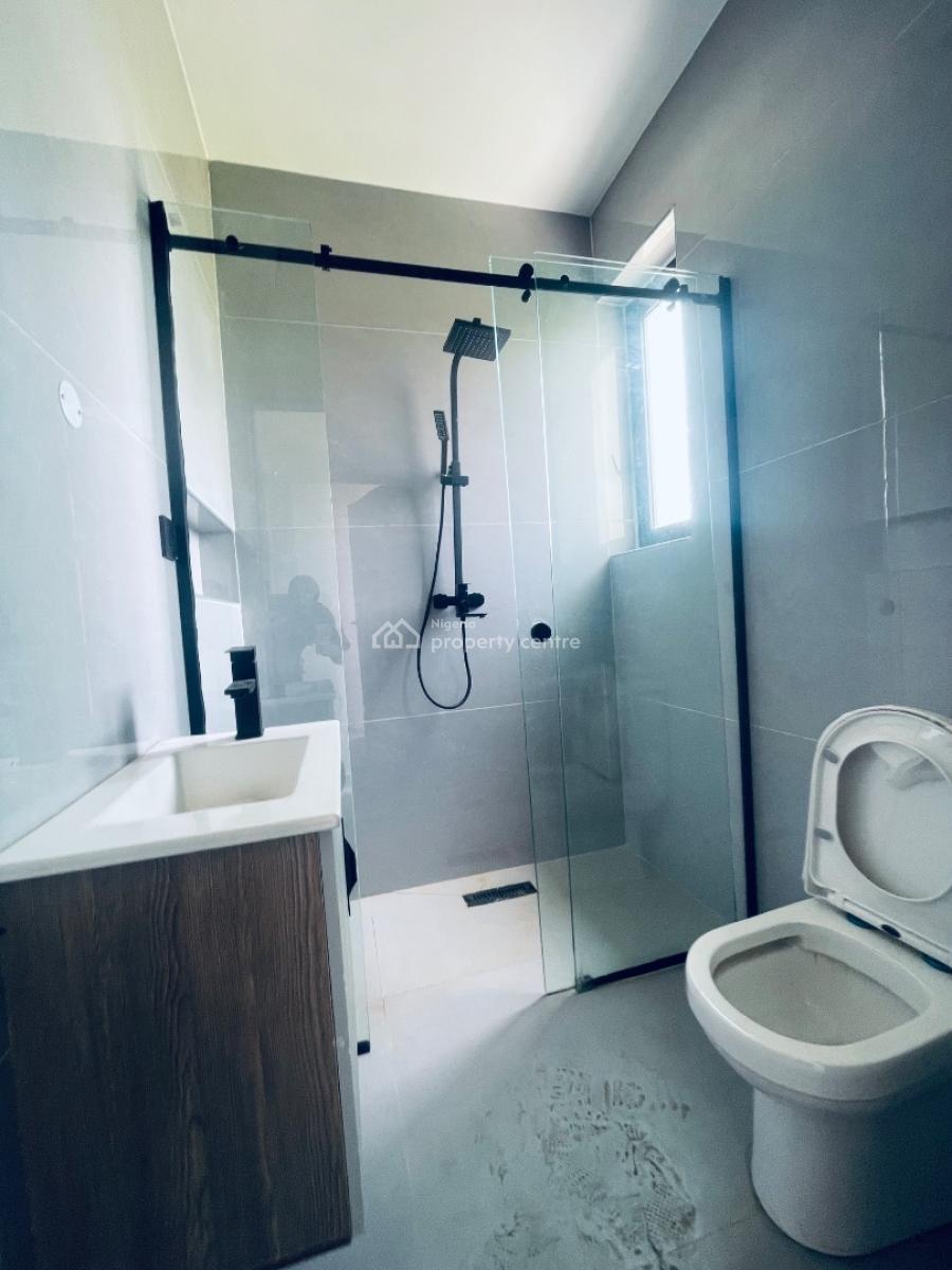 Luxurious 2 Bedroom Apartment, Lekki Phase 1, Lekki, Lagos, Flat / Apartment for Sale