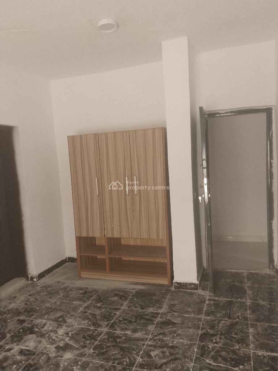 Very Spacious and Newly Renovated 3 Bedroom, Ikota Gra Extension/ilaje Mobile Road, Ajah, Lagos, Flat / Apartment for Rent