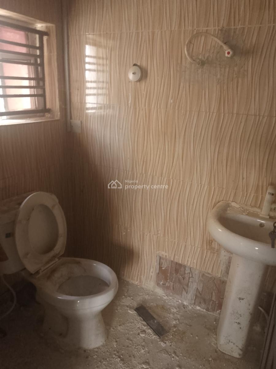 Very Spacious and Newly Renovated 3 Bedroom, Ikota Gra Extension/ilaje Mobile Road, Ajah, Lagos, Flat / Apartment for Rent