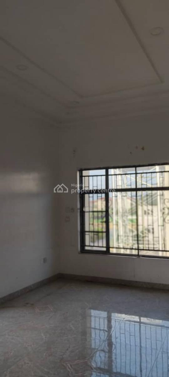 Affordable 4 Bedroom Duplex in a Prestigious Serviced Estate, Jakande (along Shoprite Road Before Pinnock Estate), Lekki, Lagos, Terraced Duplex for Rent
