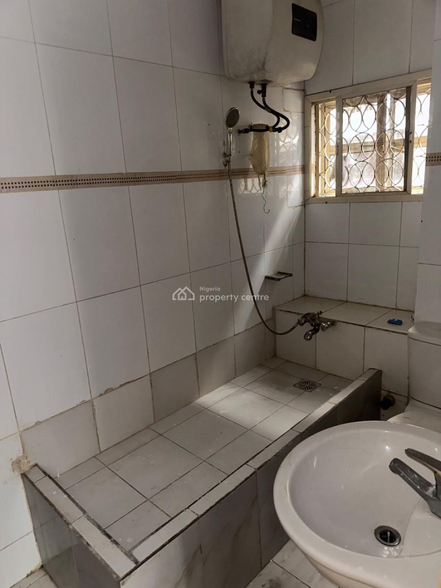 Spacious 2 Bedroom Apartment, Whitesand Beach Estate, Ologolo, Lekki, Lagos, Flat / Apartment for Rent