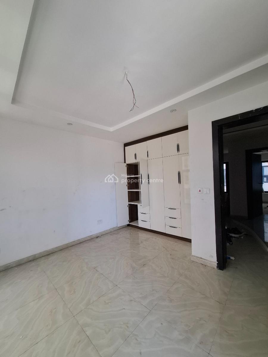 Luxury 4 Bedroom Terrace with Bq in a Serviced Estate, Platinum Way, Osapa, Lekki, Lagos, Terraced Duplex for Rent