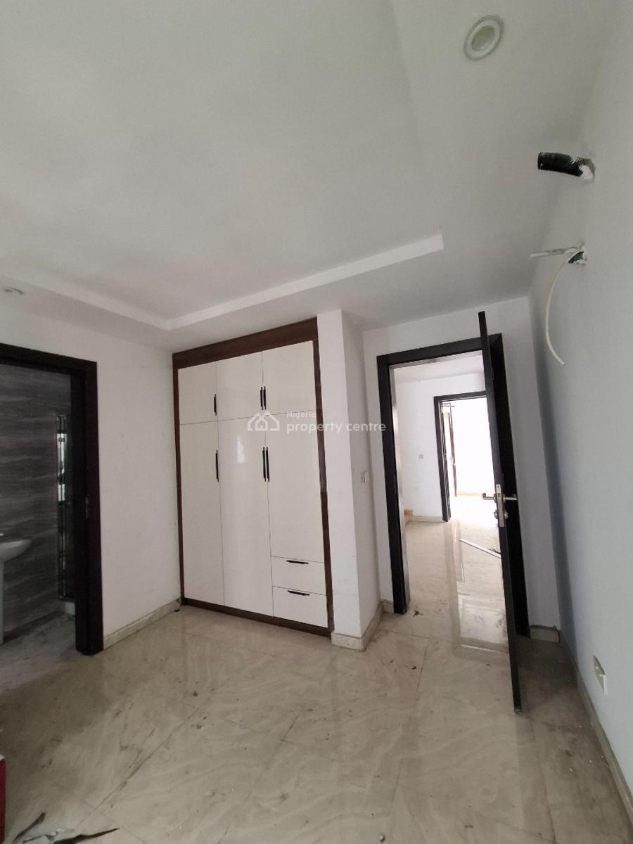 Luxury 4 Bedroom Terrace with Bq in a Serviced Estate, Platinum Way, Osapa, Lekki, Lagos, Terraced Duplex for Rent