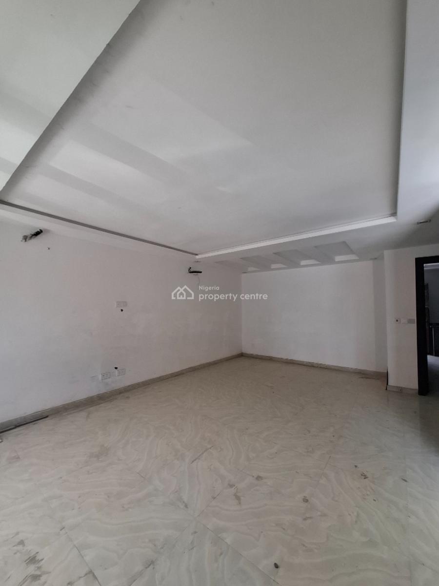 Luxury 4 Bedroom Terrace with Bq in a Serviced Estate, Platinum Way, Osapa, Lekki, Lagos, Terraced Duplex for Rent