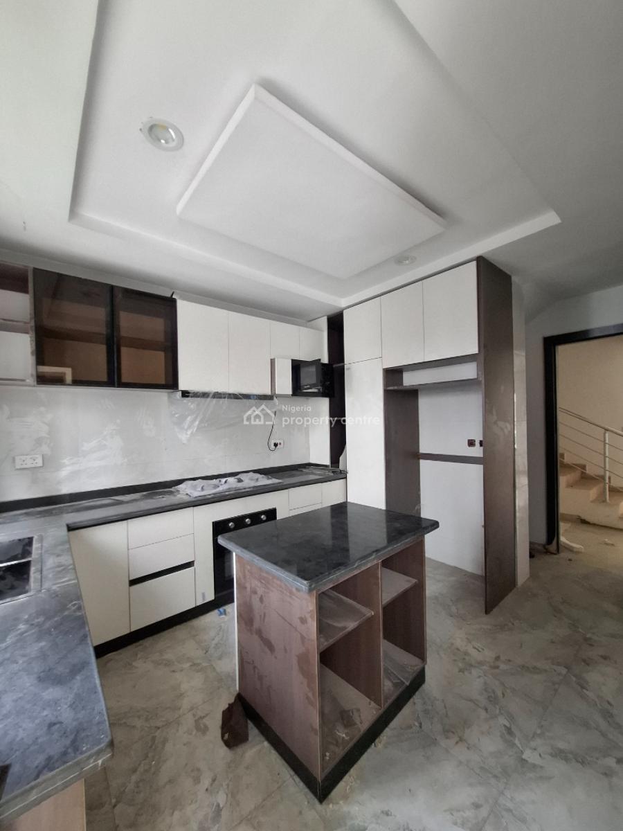 Luxury 4 Bedroom Terrace with Bq in a Serviced Estate, Platinum Way, Osapa, Lekki, Lagos, Terraced Duplex for Rent