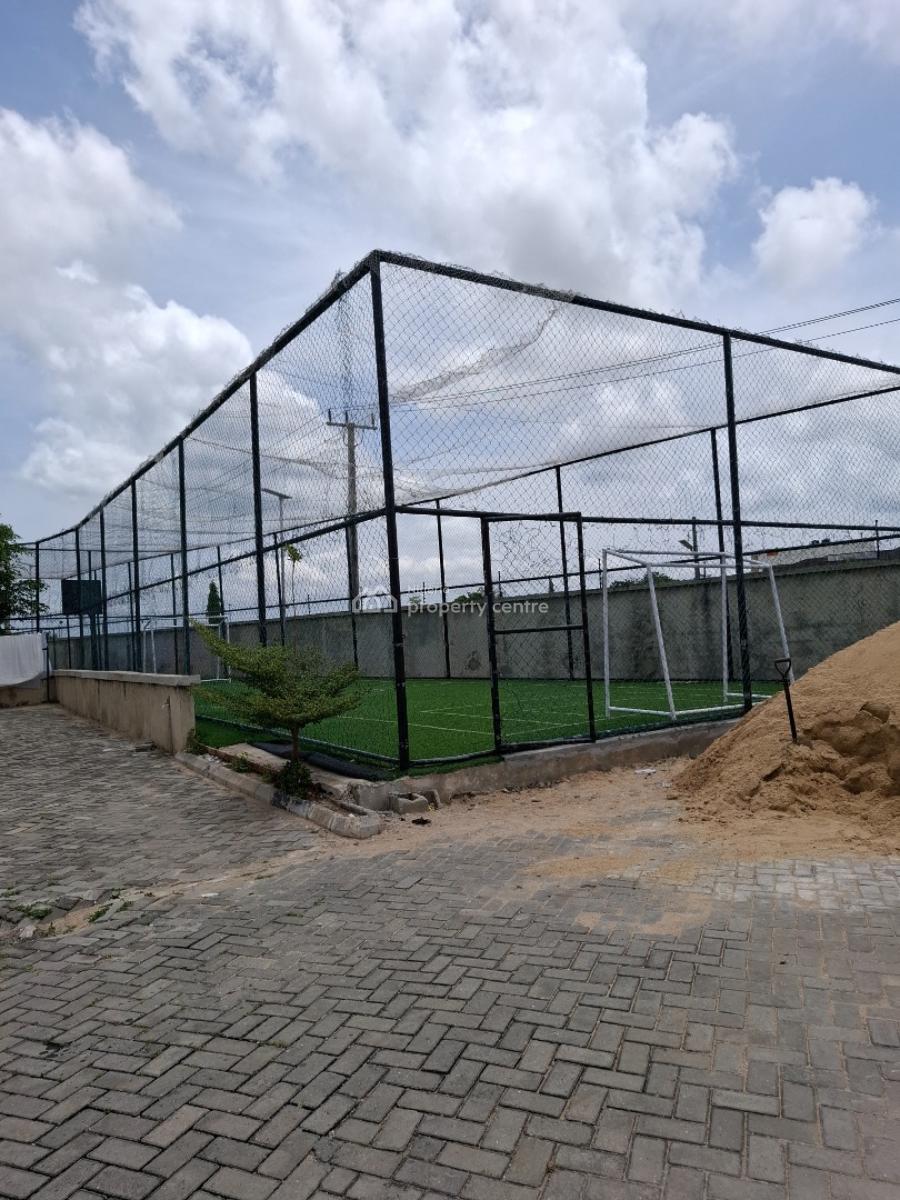 Luxury 4 Bedroom Terrace with Bq in a Serviced Estate, Platinum Way, Osapa, Lekki, Lagos, Terraced Duplex for Rent