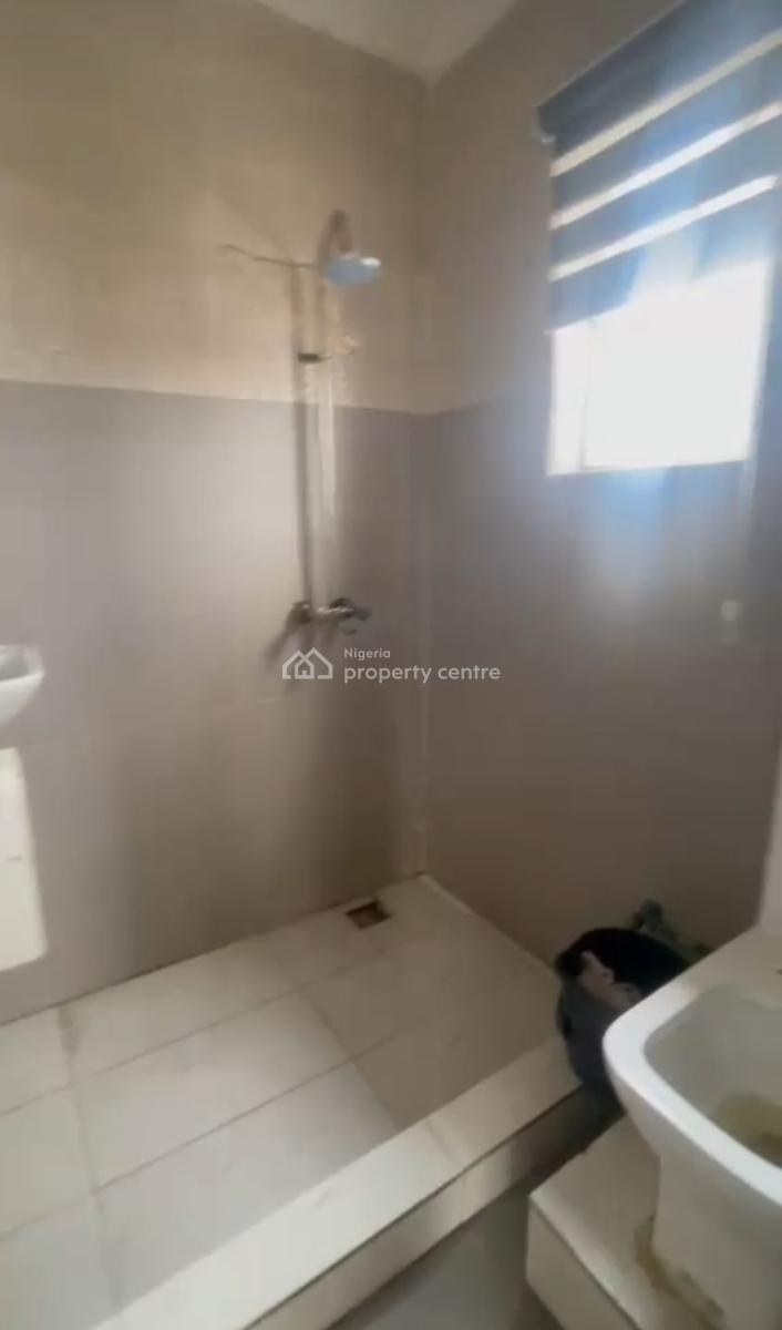 Service 3 Bedrooms Flat Upstairs, Gbagada Phase 1, Gbagada, Lagos, House for Rent