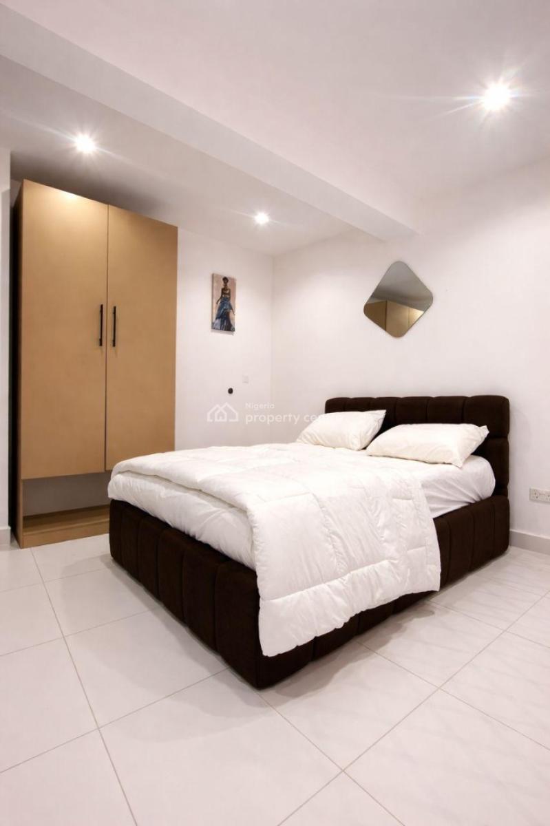 Luxury Serviced Studio Apartment with Housekeeping Services, Smart Lock,visitors Rest Room, Yaba, Lagos, Flat / Apartment Short Let