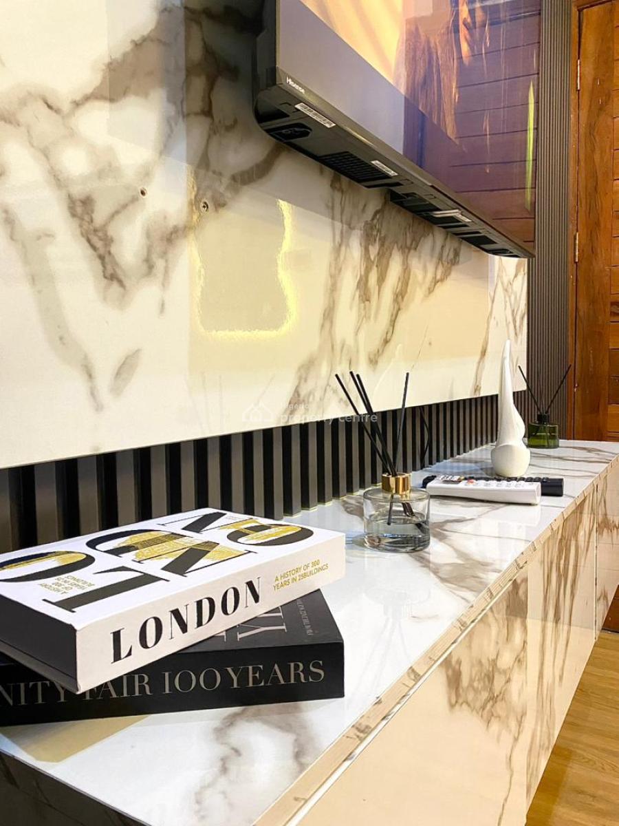 Luxury Studio Apartment with Housekeeping and Netflix, 24hrs Power Supply and Security, Refrigerator, Yaba, Lagos, Flat / Apartment Short Let