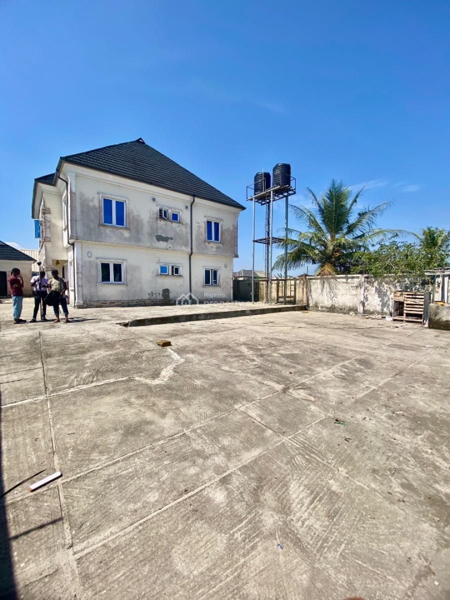 Built on 820sqm: Distressed Rate for a Block of Flat with Extra Space, Alatise, Ibeju Lekki, Lagos, Block of Flats for Sale