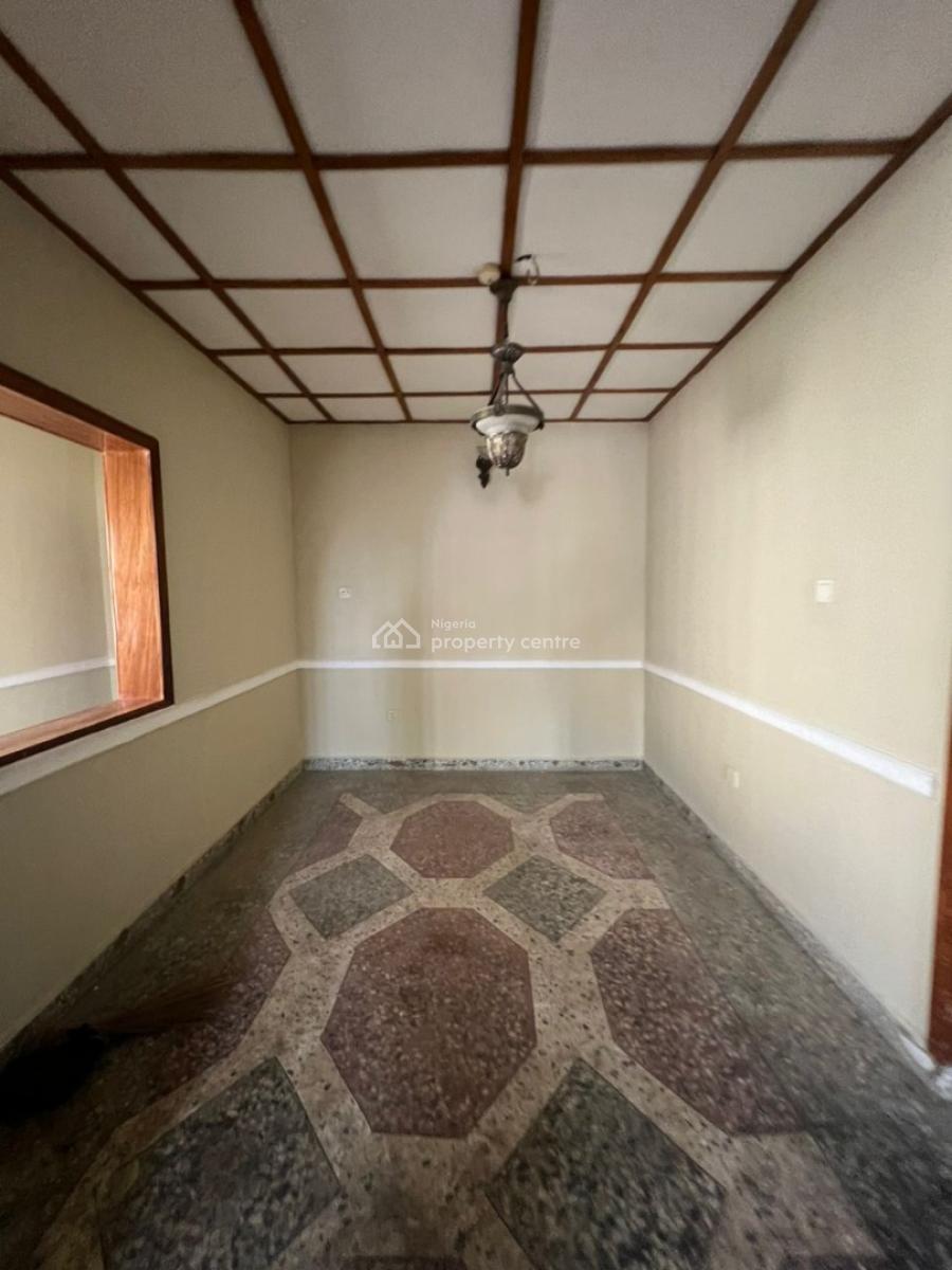 Opulent Spacious 3 Bedroom Apartment in a Secure Estate, Ologolo, Lekki, Lagos, Flat / Apartment for Rent