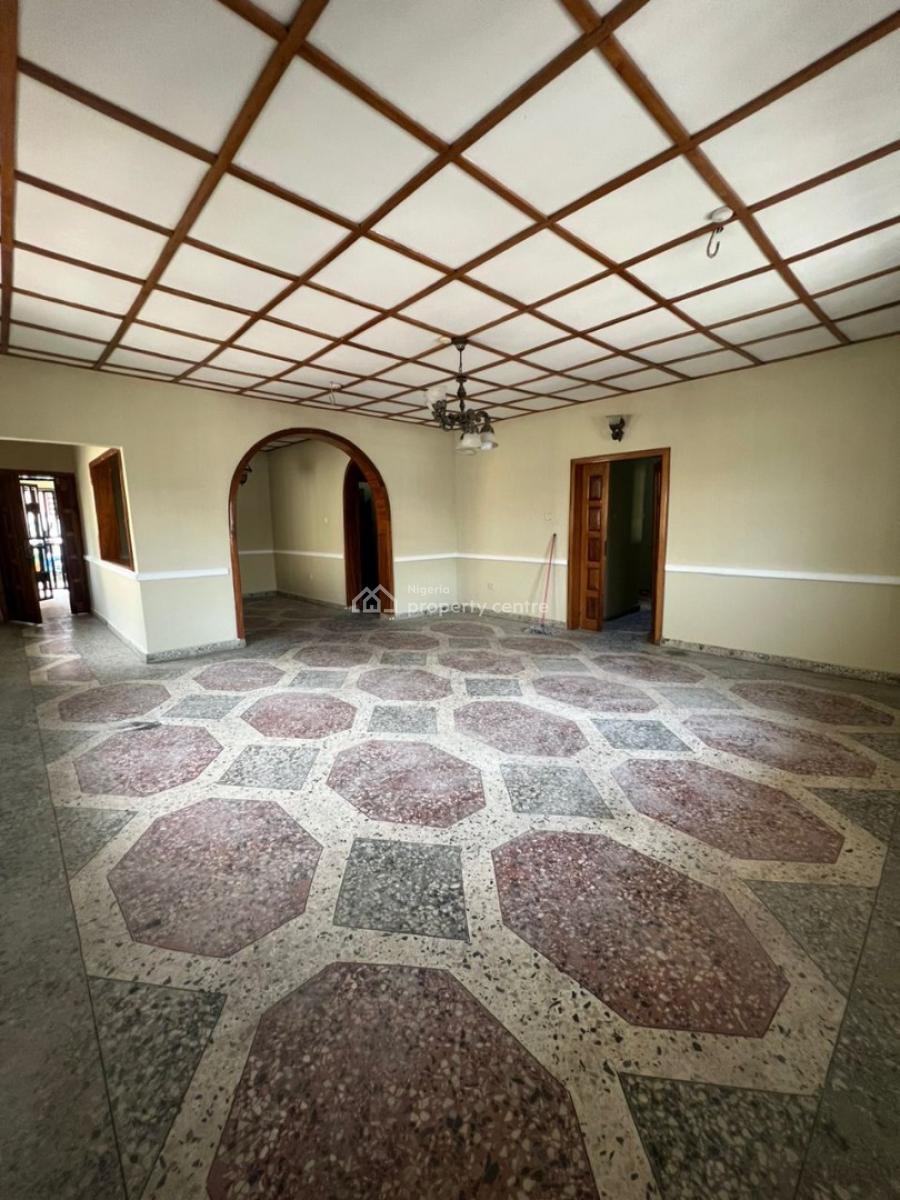 Opulent Spacious 3 Bedroom Apartment in a Secure Estate, Ologolo, Lekki, Lagos, Flat / Apartment for Rent
