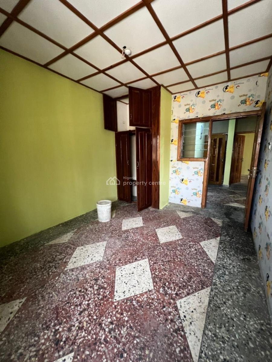 Opulent Spacious 3 Bedroom Apartment in a Secure Estate, Ologolo, Lekki, Lagos, Flat / Apartment for Rent