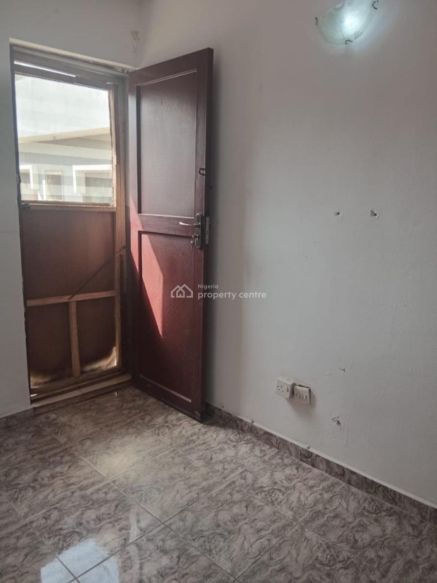 Self Contain Close to Estate Gate Upstairs, Badore, Ajah, Lagos, House for Rent