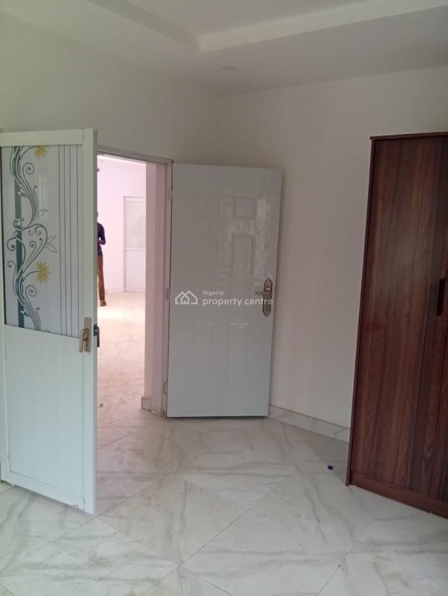 Modern Standard 2 Bedroom Apartment with 3 Toilets & Steady Electricity, Fo1 Layout, Kubwa, Abuja, House for Rent