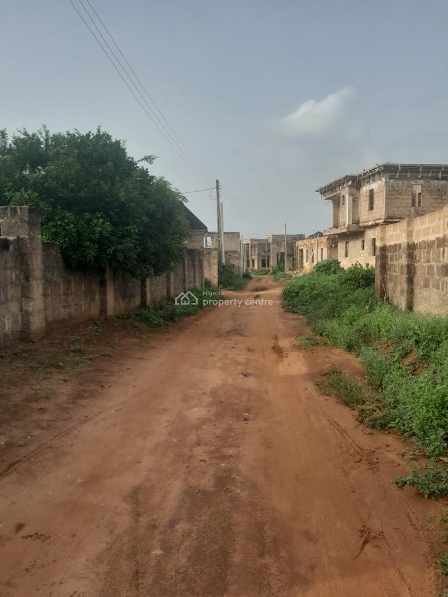 3 Masters Bedrooms Bungalow with Pop Ceiling 120ft By 80ft Land, Aruogba Community, Off Airport Road, Gra, Benin, Oredo, Edo, Terraced Bungalow for Sale