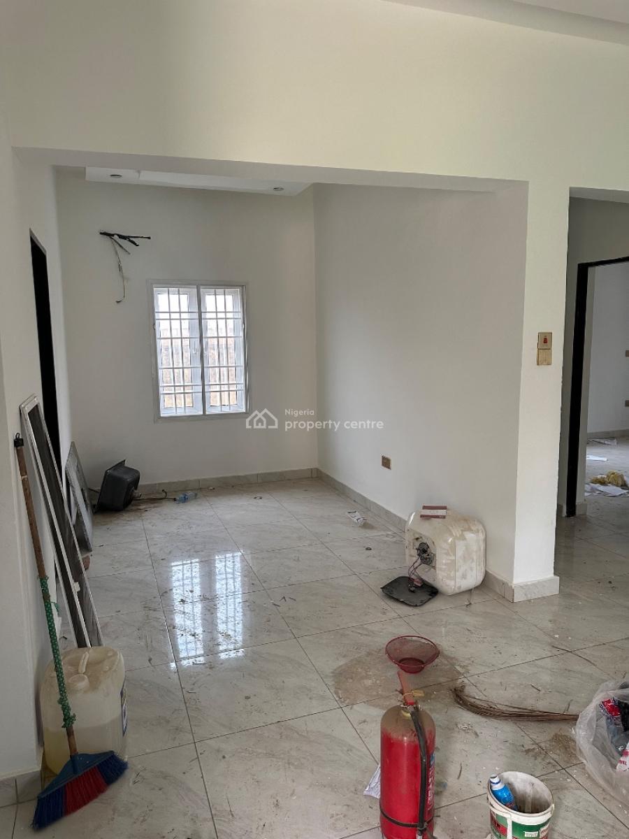 2 Bedroom Bungalow in a Very Spacious, Malivelihood Street, Guzape District, Abuja, Detached Bungalow for Rent