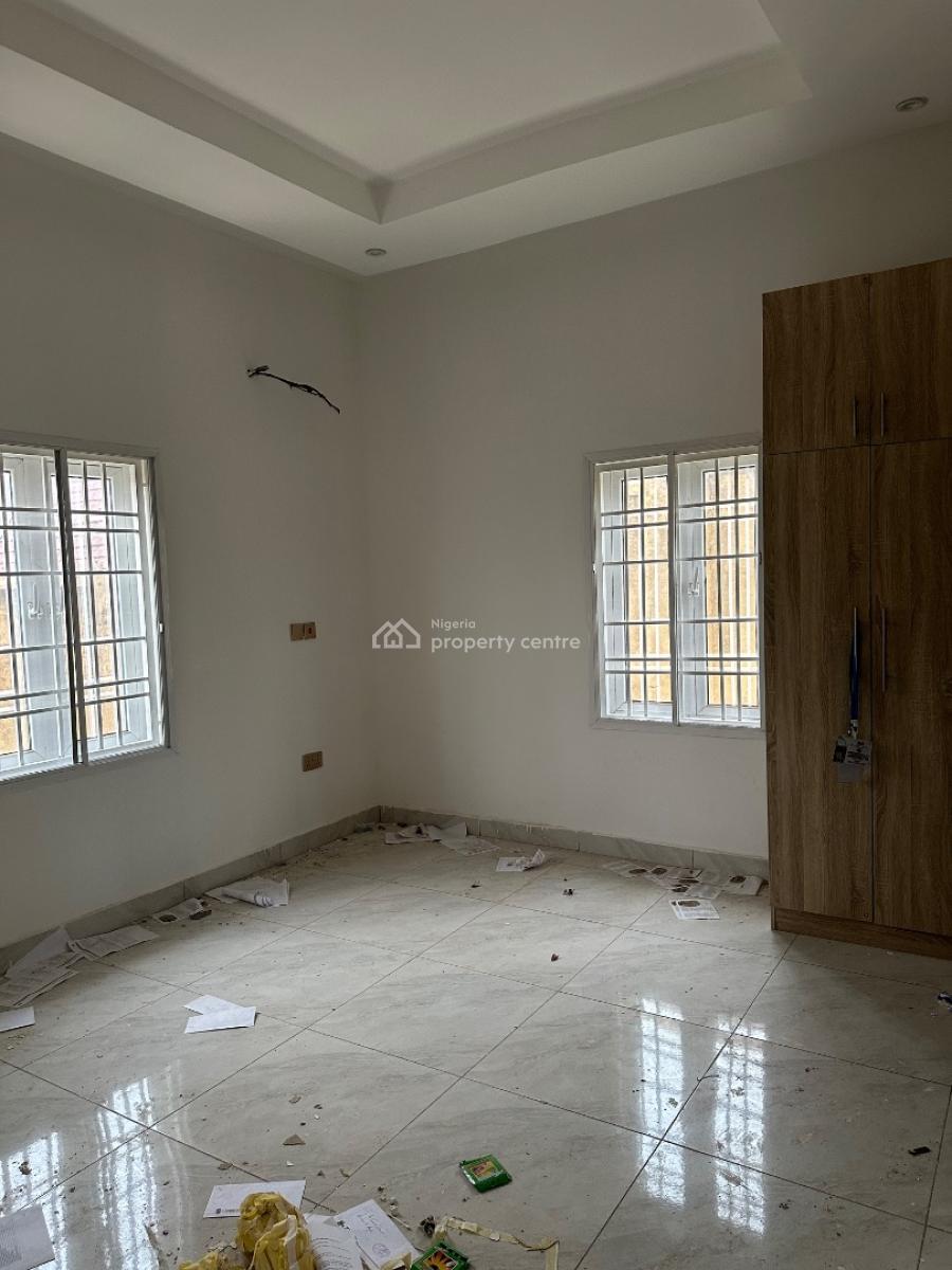 2 Bedroom Bungalow in a Very Spacious, Malivelihood Street, Guzape District, Abuja, Detached Bungalow for Rent