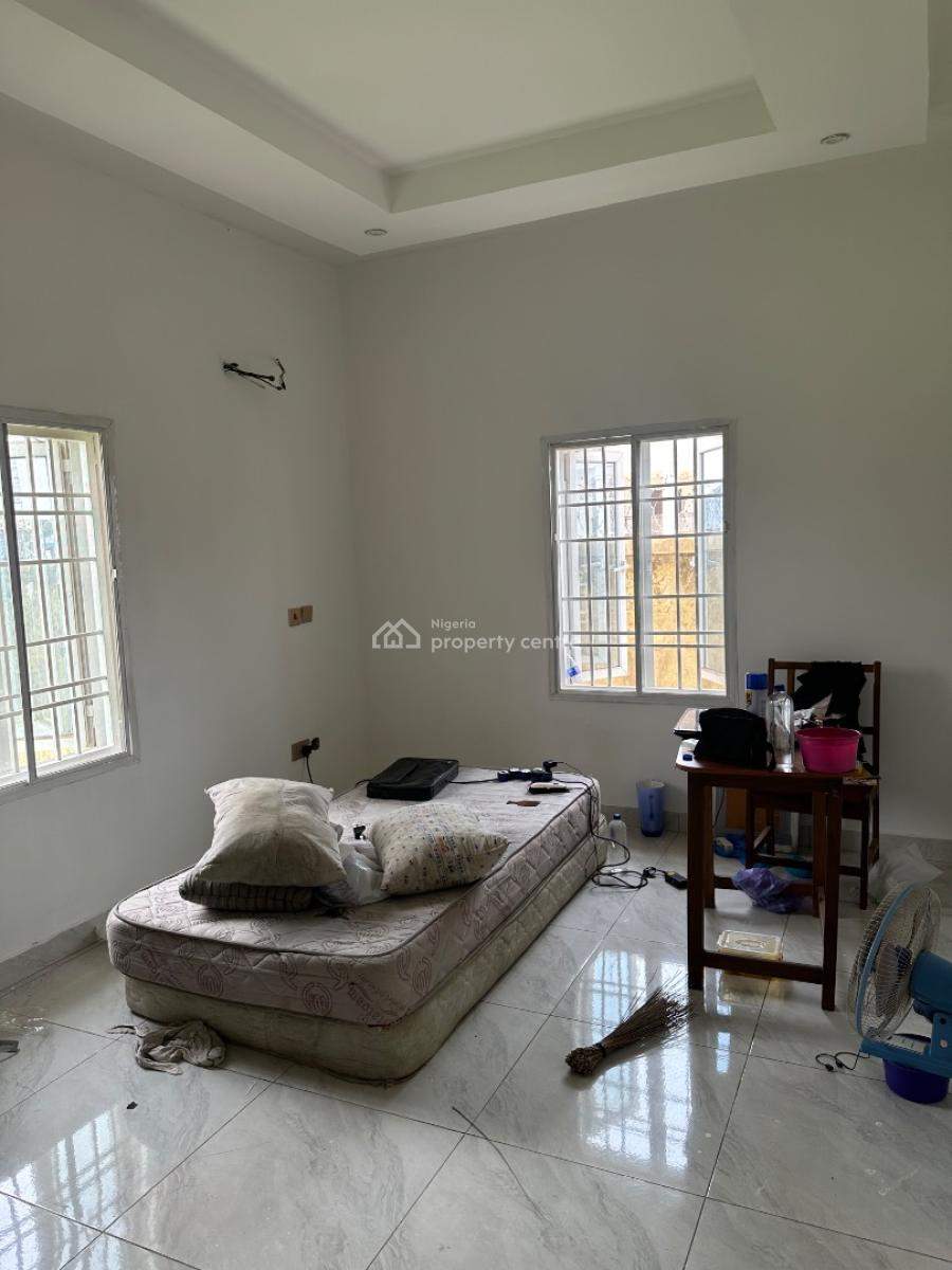 2 Bedroom Bungalow in a Very Spacious, Malivelihood Street, Guzape District, Abuja, Detached Bungalow for Rent