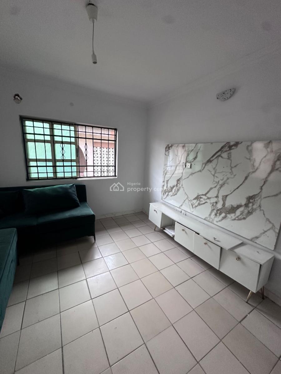 Spacious Room and Parlor Upstairs, No 9, Sliver Crest School Road, Igbo Efon, Lekki, Lagos, Flat / Apartment for Rent