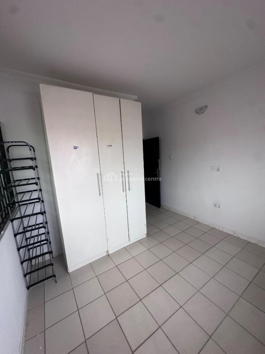 Spacious Room and Parlor Upstairs, No 9, Sliver Crest School Road, Igbo Efon, Lekki, Lagos, Flat / Apartment for Rent