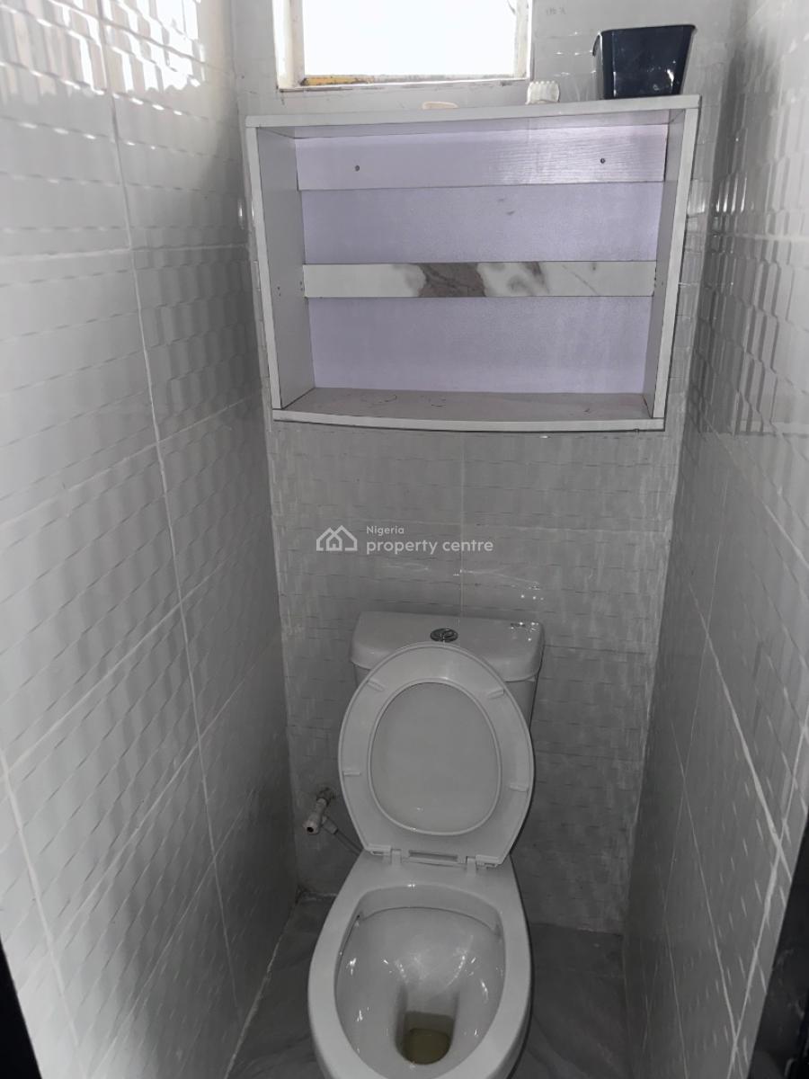 Spacious Room and Parlor Upstairs, No 9, Sliver Crest School Road, Igbo Efon, Lekki, Lagos, Flat / Apartment for Rent