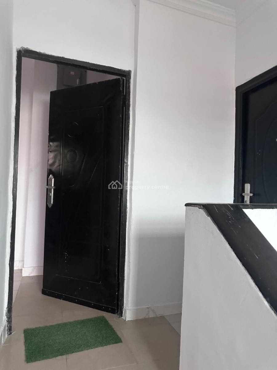 Spacious Room and Parlor Upstairs, No 9, Sliver Crest School Road, Igbo Efon, Lekki, Lagos, Flat / Apartment for Rent