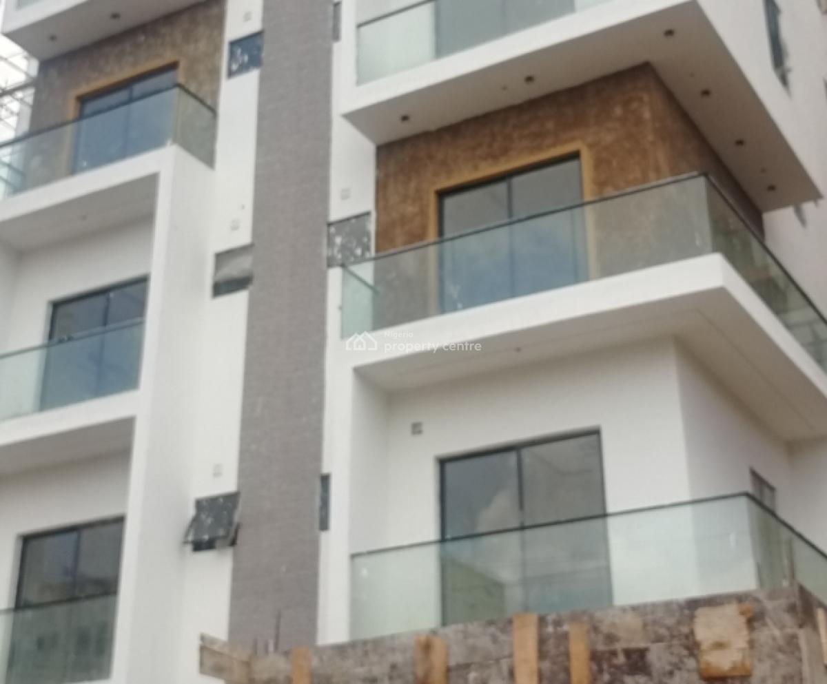 3 Bedroom Apartment for Amenities, Alagomeji, Yaba, Lagos, Flat / Apartment for Rent