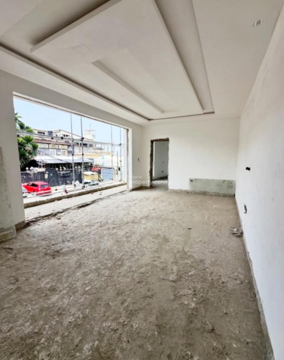 3 Bedroom Apartment, Maryland, Lagos, Block of Flats for Sale