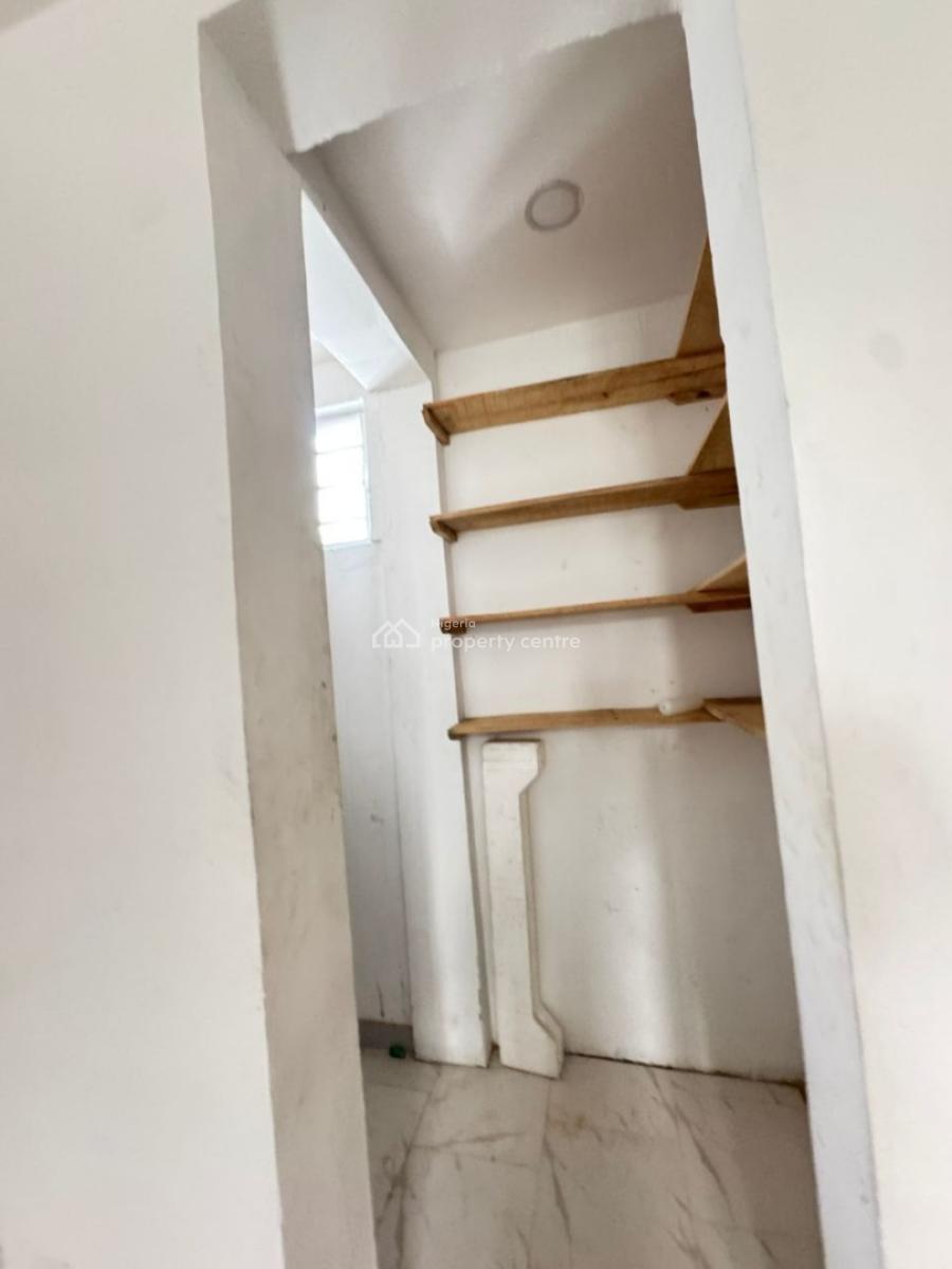 Nice Spacious 3  Bedroom Apartment, Orchid Road, Lekki Expressway, Lekki, Lagos, Flat / Apartment for Rent