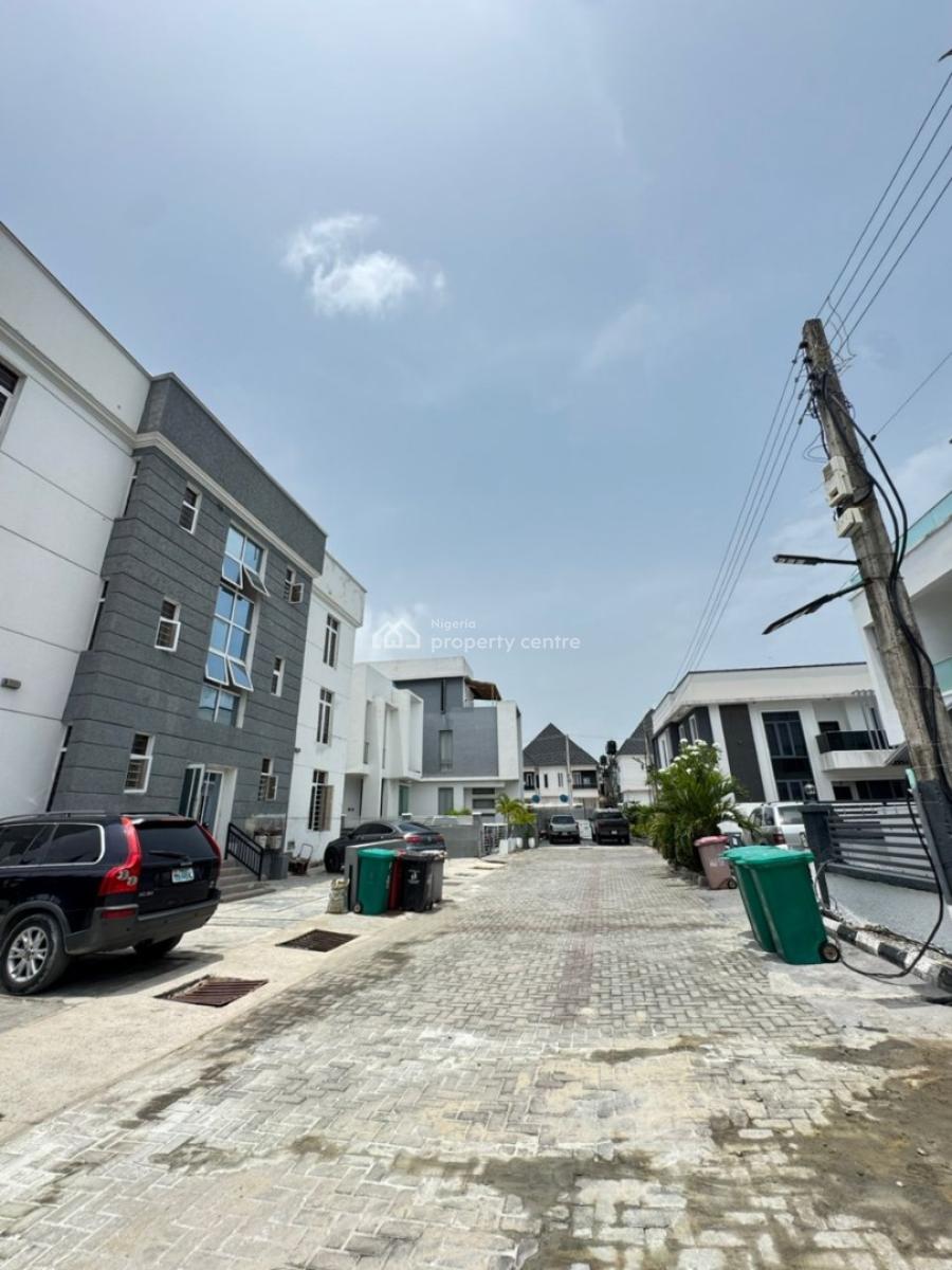 Nice Spacious 3  Bedroom Apartment, Orchid Road, Lekki Expressway, Lekki, Lagos, Flat / Apartment for Rent