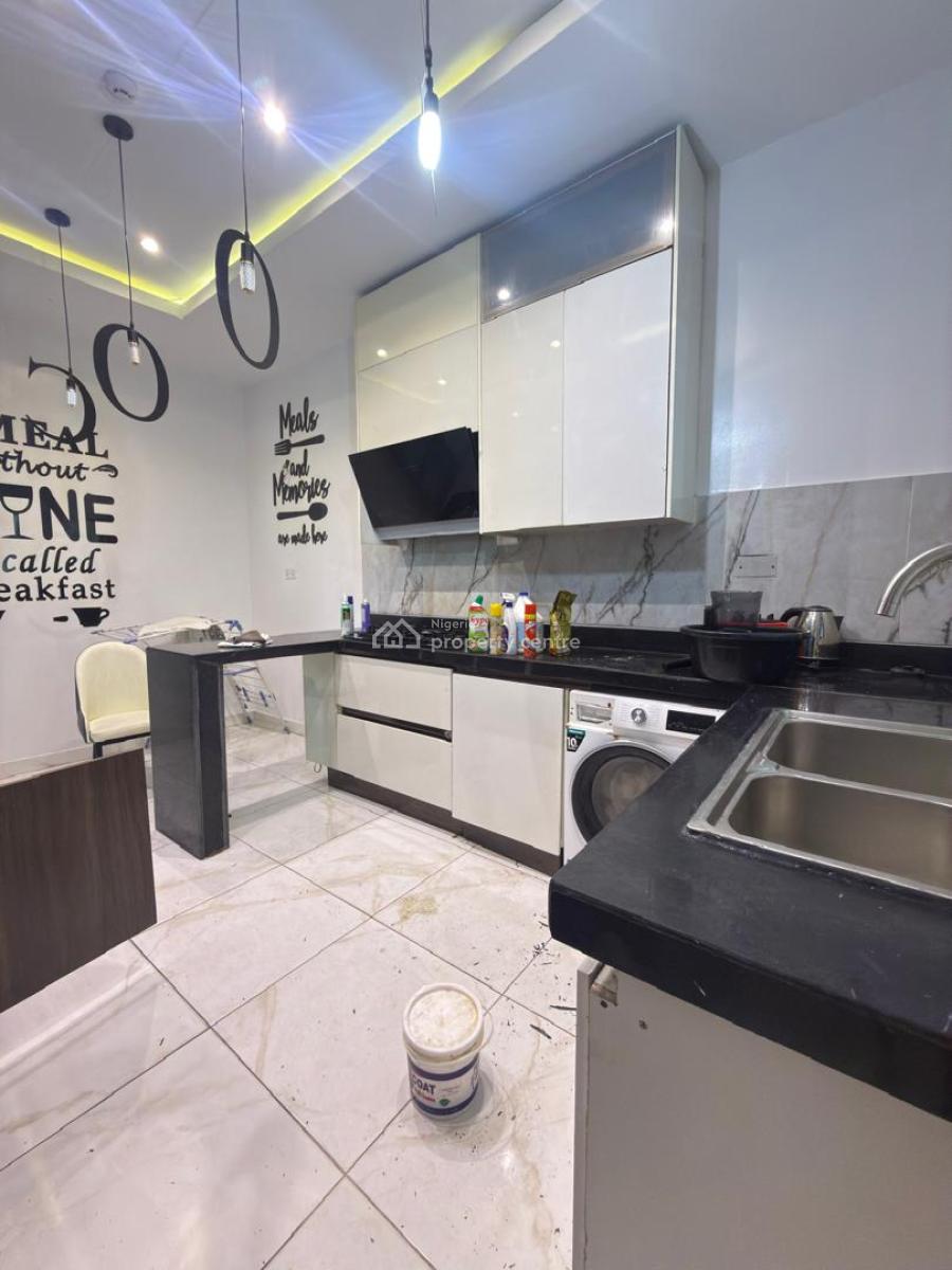 1 Bedroom Apartment, Lekki Phase 1, Lekki, Lagos, Flat / Apartment for Rent