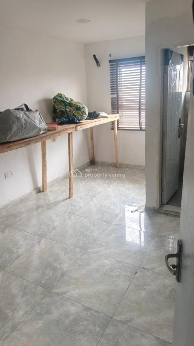 Self Compound 3 Bedroom Apartment, Agidingbi, Ikeja, Lagos, Flat / Apartment for Rent