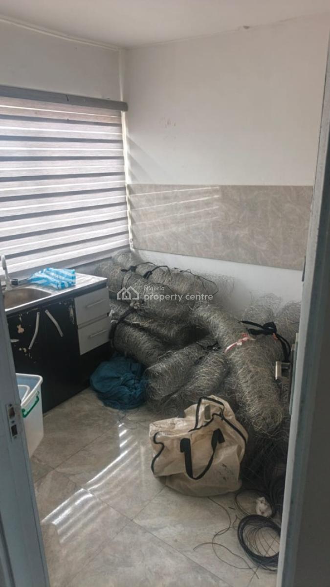 Self Compound 3 Bedroom Apartment, Agidingbi, Ikeja, Lagos, Flat / Apartment for Rent