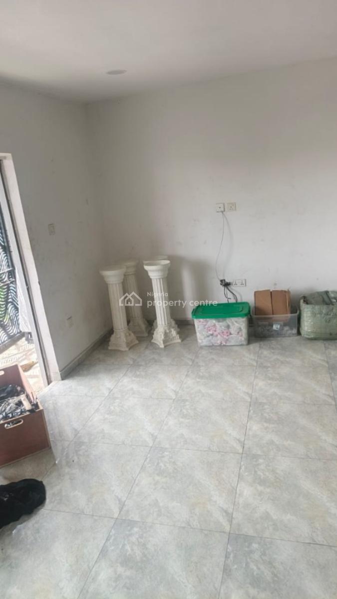 Self Compound 3 Bedroom Apartment, Agidingbi, Ikeja, Lagos, Flat / Apartment for Rent